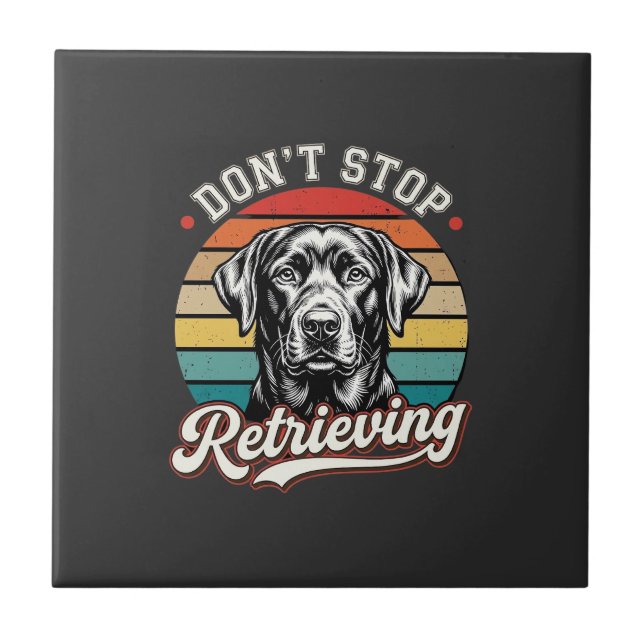 Labrador Não Para de Recuperar Cachorro Retro (Frente)