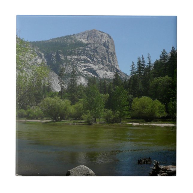 Lago Espelho II no Parque Nacional de Yosemite (Frente)