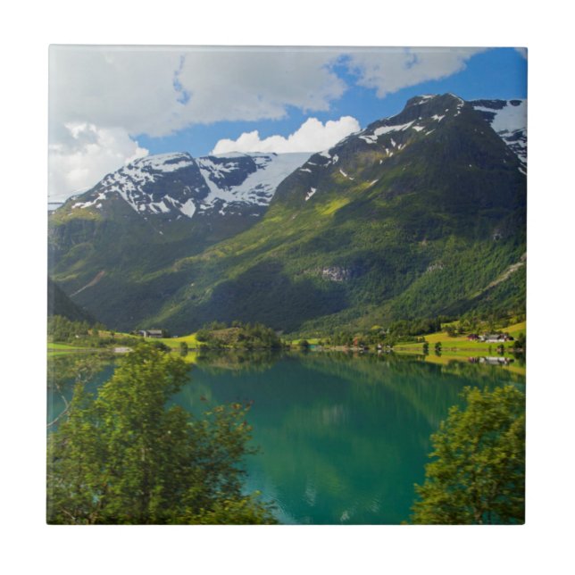 Lago Floen cênico, Noruega (Frente)