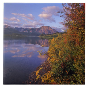 Lago Maskinonge no Parque Nacional Waterton Lakes
