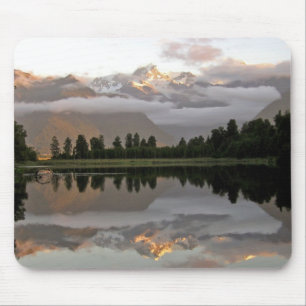 Lago mirror - lago Matheson Mousepad