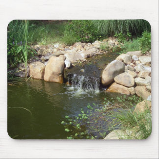 Lagoa e cachoeira pequenas Mousepad