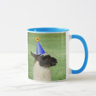Lama engraçado na caneca do chapéu do partido