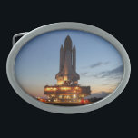 Lançamento de Descoberta de Encerramento de Espaço<br><div class="desc">O Space Shuttle Discovery na plataforma de lançamento é uma das órbitas do programa Space Shuttle da NASA e a terceira das cinco órbitas totalmente operacionais a serem construídas. Sua primeira missão, STS-41-D, voou de 30 de agosto a 5 de setembro de 1984 e sua última missão foi 9 de...</div>