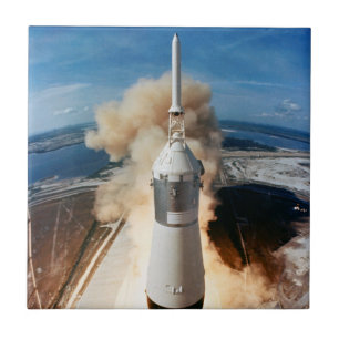 Lançamento do foguete Apollo Saturn V à Lua 1969