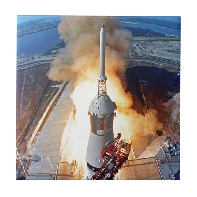 Lançamento do Foguete da NASA Apollo 11 para a Lua (Frente)