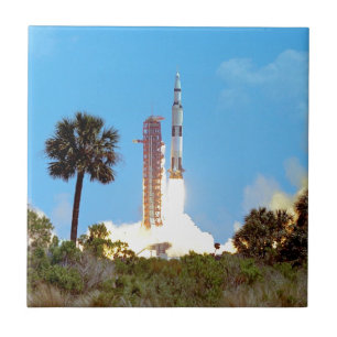 Lançamento do Foguete Saturn V da NASA Apollo 16