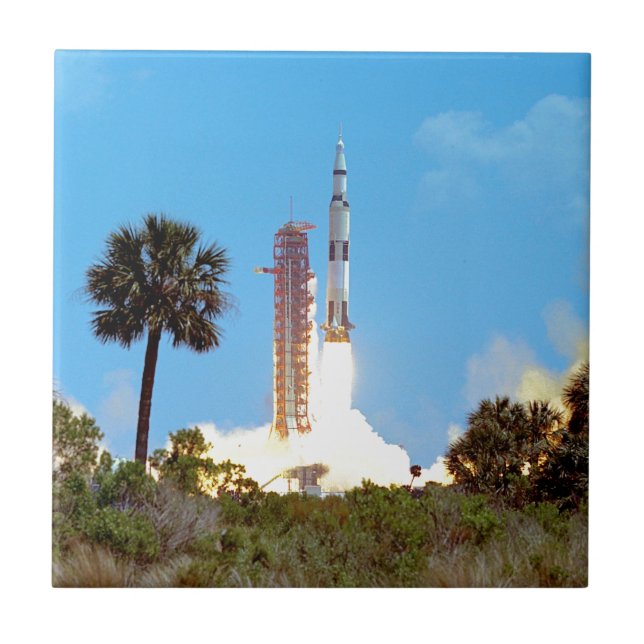 Lançamento do Foguete Saturn V da NASA Apollo 16 (Frente)