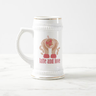 Latite e xícara de amor, mãos e café