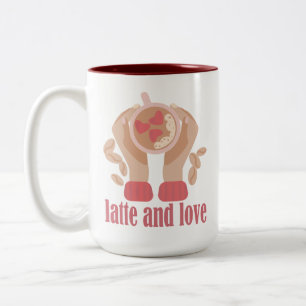 Latite e xícara de amor, mãos e café citam café