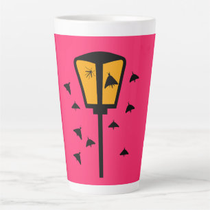 Latte Caneca de Café com Luz de Rua e Mariposas