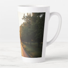 Latte Caneca de Café com Silhueta Minimalista