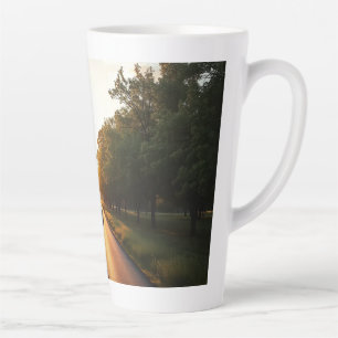 Latte Caneca de Café com Silhueta Minimalista