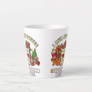Latte Caneca latina de Natal corrida com café e pão de g