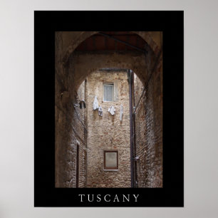 Lavanderia de secagem no poster preto de Toscânia