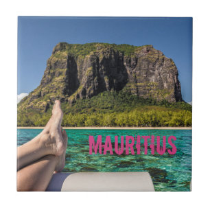 Le Morne Brabant Maurícia vista de barco no mar