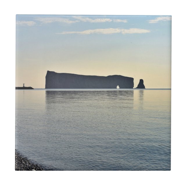 Le Rocher Perce Gaspesie Quebec Canadá (Frente)