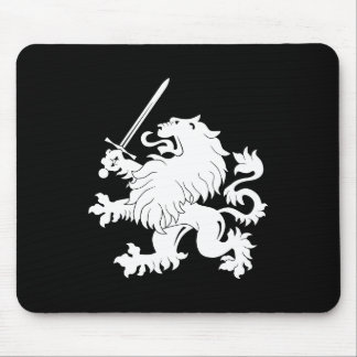 Leão desenfreado com heráldica Mousepad da espada