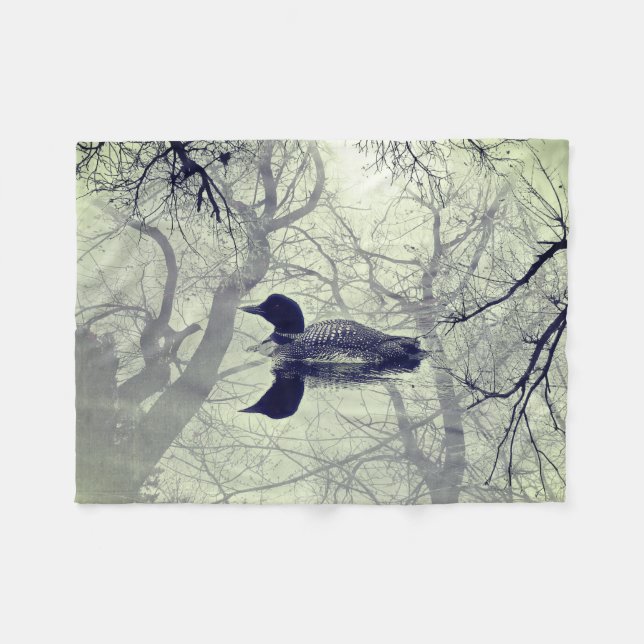 Leão preto e branco sobre o cobertor do lago (Frente (Horizontal))