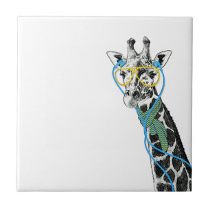 Legal girafa engraçada com óculos, fones de ouvi