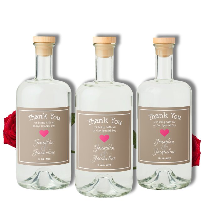 Legal Moderna Personalizada por Chic Russo do Casa (Rustic Chic Wedding - Personalized Modern Cool Liquor Bottle Labels.)