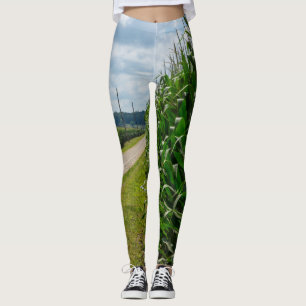 Legging Ao Lado De Um Campo De Milho