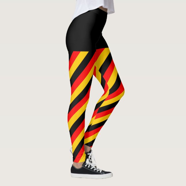 Legging Bandeira da Alemanha inspirou o padrão de listras  (Direita)