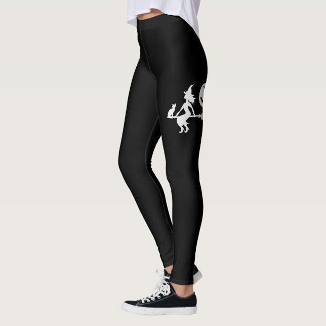 Legging Bruxa Em Uma Vassoura Preto E Branco Feliz Hallowe (Esquerda)