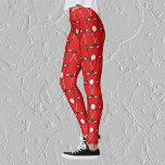 Legging Cacos de golfe com leggins vermelhos brilhantes<br><div class="desc">Leggings moldadas divertidas em vermelho para um golfista afiado. O padrão repetitivo é criado por tacos de golfe cruzados e bolas de golfe,  em fundo vermelho massageado.</div>