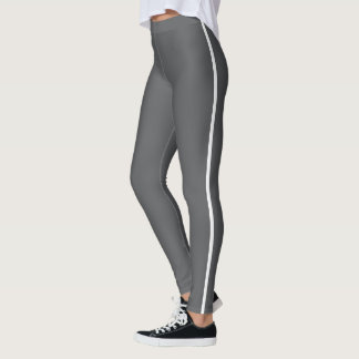 Legging Cinzas escuras e ginástica branca