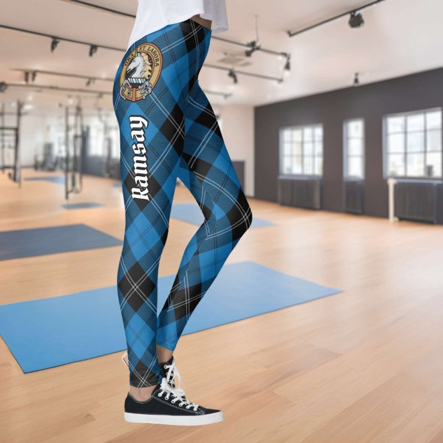 Legging Clan Ramsay Crest sobre Blue Hunting Tartan (Criador carregado)