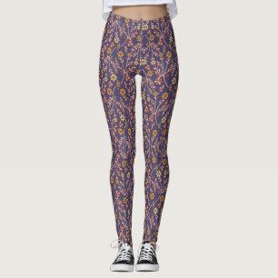 Legging Design Floral Caprichoso com Vinhas em Fundo Roxo