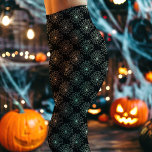 Legging Dia das Bruxas do Padrão Web de Aranha Negra<br><div class="desc">Essas Leggings de padrão de web de aranha negra são perfeitas para adicionar um toque de elegância assustadora ao seu guarda-roupa. Apresentando designs detalhados de teia de aranha em um fundo escuro, eles são ideais para eventos de Halloween, entusiastas do estilo gótico, ou qualquer pessoa que queira fazer uma declaração...</div>