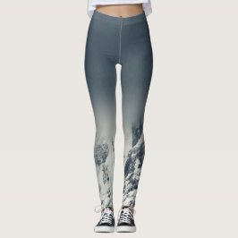 Legging Escuridão e nuvens que cobrem a montanha