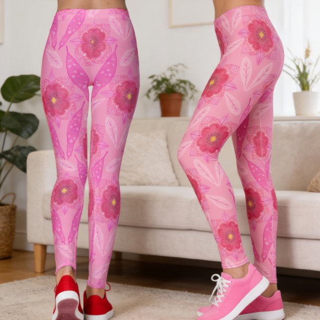 Legging Floral Pintada à Mão Rosa (Bright blooms and leaves dancing down your legs. A hand‑drawn style that’s all about originality.)