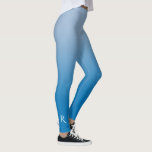 Legging Gradiente Azul Claro a Escuro com Monograma Elegan<br><div class="desc">O gradiente na moda claro a azul escuro apresenta um elegante monograma personalizado em uma fonte decorativa branca na parte inferior da perna direita. Personalize-o com a sua inicial na barra lateral. Adicione um olhar moderno ao seu guarda-roupa. Para ver o design de ombré mínimo em outros itens, clique no...</div>