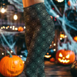 Legging Halloween, Padrão Web de aranha de Cinza escura<br><div class="desc">Estas Leggings de Padrão Web de Aranha-Cinza Escura são perfeitas para adicionar um toque de elegância assustadora ao seu guarda-roupa. Apresentando designs detalhados de teia de aranha em um fundo escuro, eles são ideais para eventos de Halloween, entusiastas do estilo gótico, ou qualquer pessoa que queira fazer uma declaração com...</div>