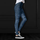 Legging Marinho Velvity Damask | Azul Escuro Barroco<br><div class="desc">Grunge dos anos 90, todo crescido! A pesada e dramática damasco barroco veludo e veludo, inspirada no gótico, no fundo da paleta do céu, cria uma vintagem opulenta que esmagou a textura de veludo. Da rica coleção luxuosa e sofisticada de "Moody Jewel Tones", esse novo efeito moderno de abstrato mestiço...</div>