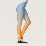 Legging Monograma Elegante de Gradiente Azul Claro a Laran<br><div class="desc">O gradiente na moda azul-claro a laranja apresenta um elegante monograma personalizado em uma fonte decorativa branca na parte inferior da perna direita. Personalize-o com a sua inicial na barra lateral. Adicione um olhar moderno e colorido ao seu guarda-roupa. Para ver o design de ombré mínimo em outros itens, clique...</div>