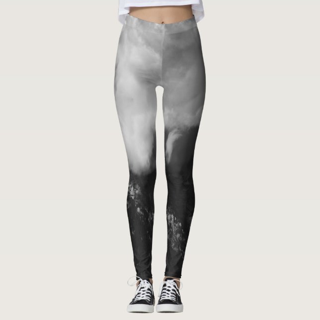 Legging Montanha majestosa sob nuvens (Frente)