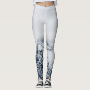 Legging Montanhas de neve impressionantes cobertas por nuv