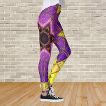 Legging Mosaico Mandala Roxo e Amarelo<br><div class="desc">Esta flor de caleidoscópio mosaico apresenta azulejos roxos e amarelos brilhantes. É uma geometria vívida inspirada por fractais, mandalas e mosaicos de vidro manchados. Obtenha este design trippy agora para seu amigo favorito que ama cores brilhantes!</div>