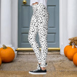 Legging Negros e Brancos do Dia das Bruxas<br><div class="desc">Padrão de morcego preto; personalize para mudar o branco para qualquer cor.</div>