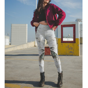 Legging Olhe como caneleiras de uma madeira de vidoeiro da