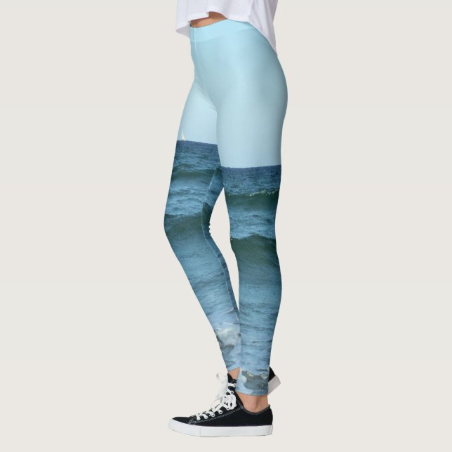 Legging Ondas do Oceano Sob um Céu Azul Suave (Esquerda)