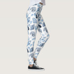 Legging Padrão de Conchas Azuis em Branco<br><div class="desc">Padrões de conchas azuis nas leggings brancas... </div>