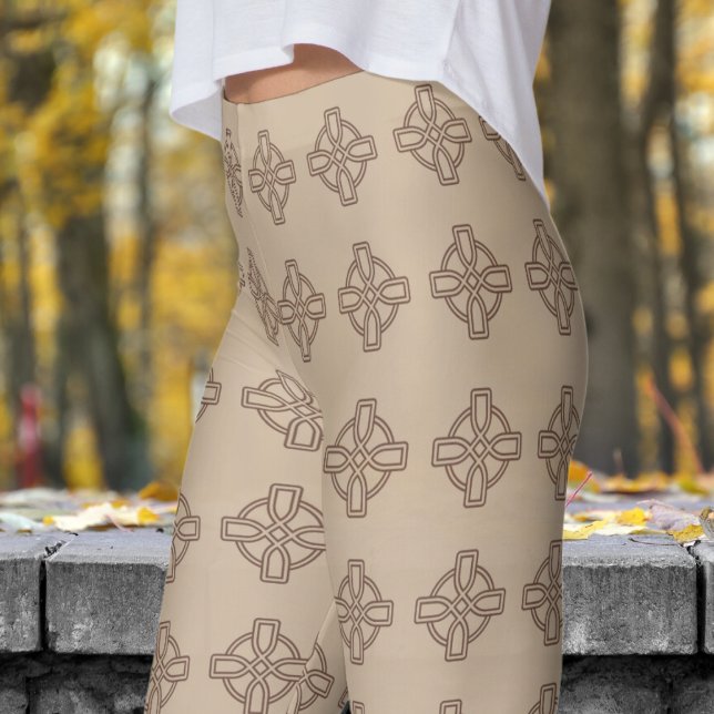 Legging Padrão de Cruz Tribal Peach Bisque Clássico (Classic Peach Bisque Tribal Cross Pattern Leggings)