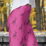 Legging Padrão de Hóquei das Mulheres Rosa-na moda<br><div class="desc">Fique Na moda e confortável em Leggings inspiradas no hóquei! Dê ao seu olhar de hóquei uma nova atualização com estas leggings coloridas e divertidas! Ideal para treinamento ou tempo de inatividade, essas leggings oferecem talento e função. Do toque ao relaxamento, fique confortável, confiante e na moda. Compre agora para...</div>