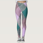 Legging Padrão de triângulo da Xadrez verde da lavanda<br><div class="desc">Leggings de xadrez de padrão de lavanda e triângulo verde únicas para uma nova reviravolta moderna na xadrez!</div>
