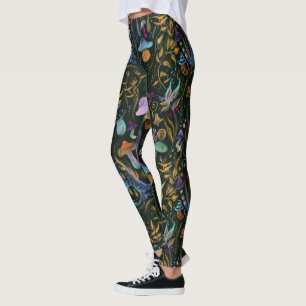 Legging Padrão escuro Goblincore com cogumelo da floresta